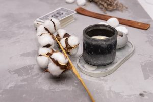 Karty, świece - elementy potrzebne do wróżenia