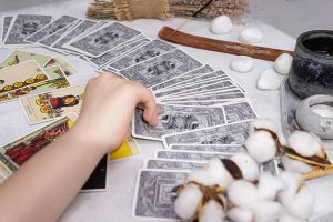 Rozłozone karty do wróżenia